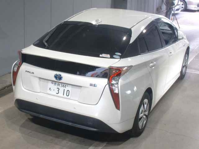 TOYOTA PRIUS 2018