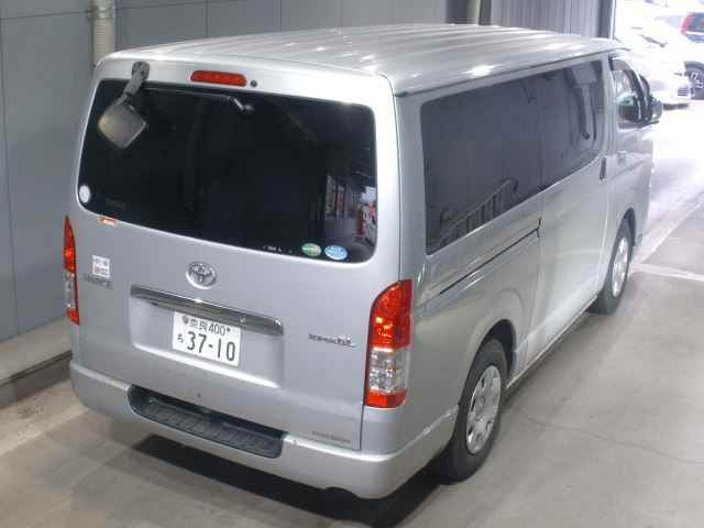 TOYOTA HIACE VAN 2016