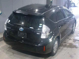 TOYOTA PRIUS ALPHA 2013