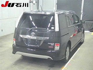 TOYOTA ISIS 2014