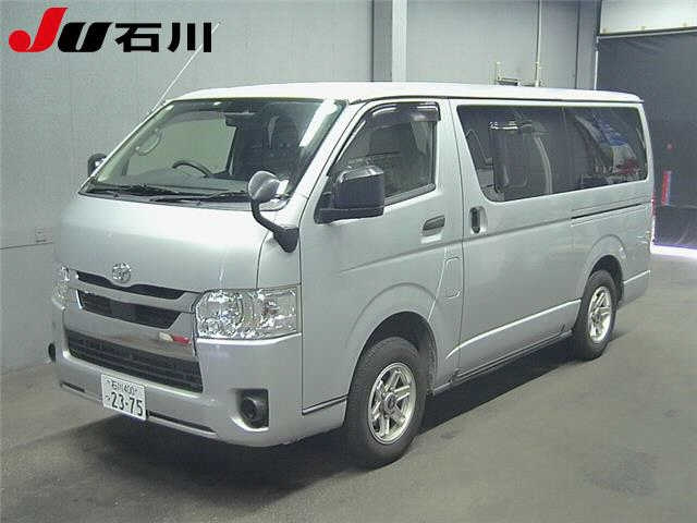 TOYOTA HIACE VAN 2021