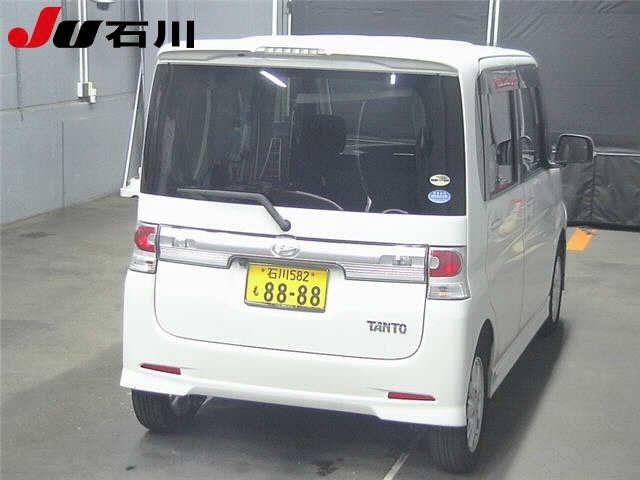 DAIHATSU TANTO 2009
