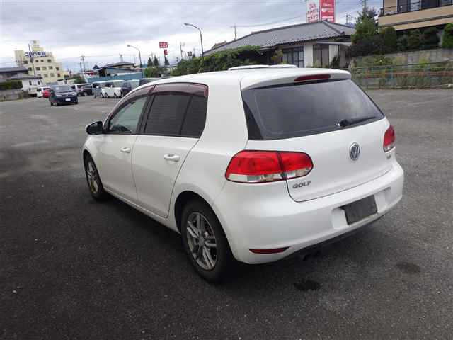 VOLKSWAGEN GOLF 2010