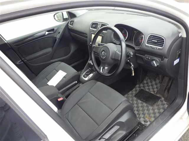 VOLKSWAGEN GOLF 2010