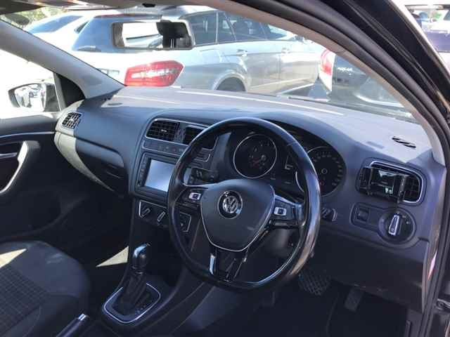 VOLKSWAGEN POLO 2015