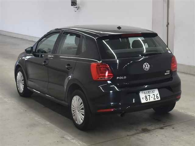 VOLKSWAGEN POLO 2015