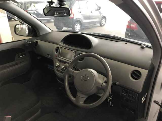 TOYOTA SIENTA 2010