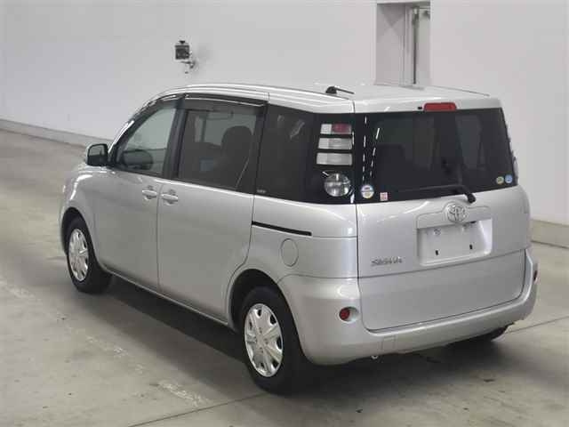 TOYOTA SIENTA 2010