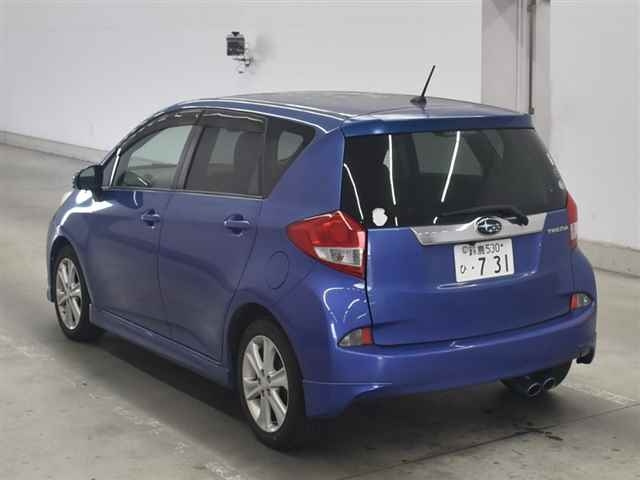 SUBARU TREZIA 2011