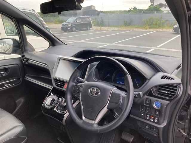 TOYOTA ESQUIRE 2017