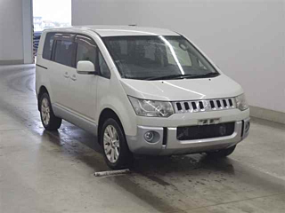 MITSUBISHI DELICA D5 2015