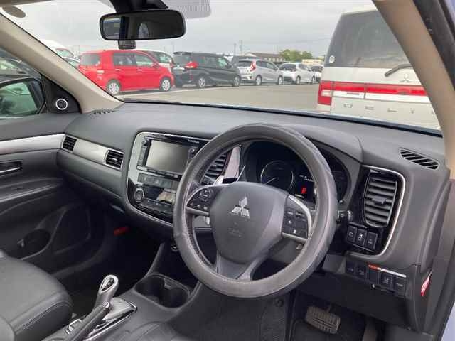 MITSUBISHI OUTLANDER PHEV 2013