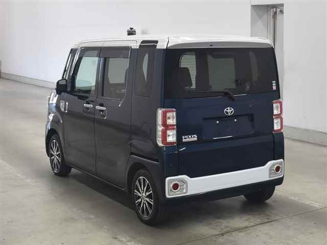 TOYOTA PIXIS MEGA 2020