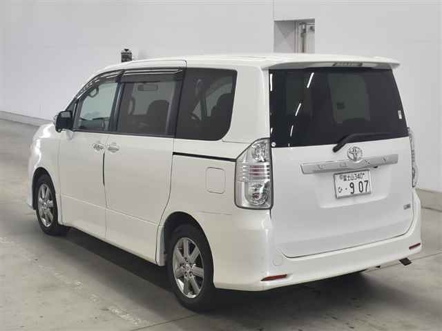 TOYOTA VOXY 2008
