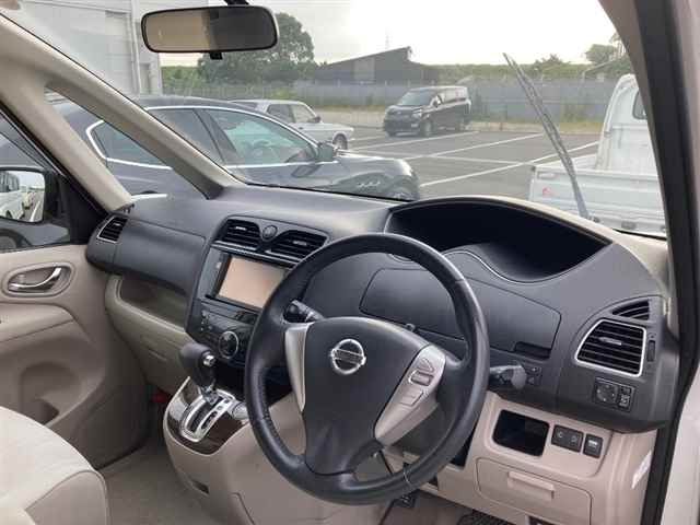 NISSAN SERENA 2011