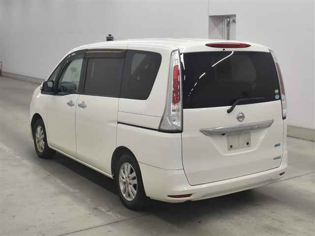 NISSAN SERENA 2011