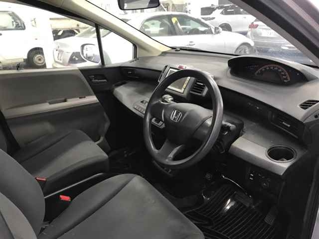 HONDA FREED 2010