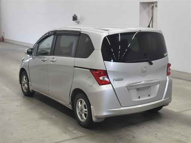 HONDA FREED 2010