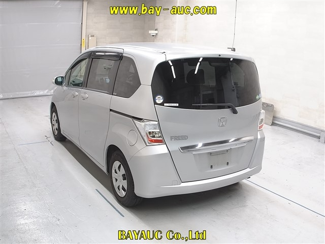 HONDA FREED 2013
