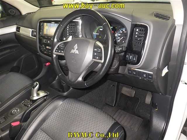 MITSUBISHI OUTLANDER PHEV 2014