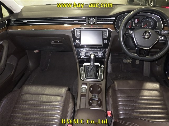VOLKSWAGEN PASSAT VARIANT 2015