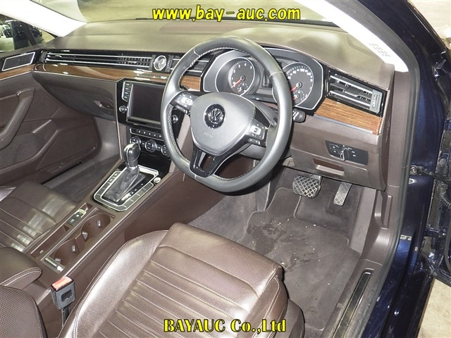 VOLKSWAGEN PASSAT VARIANT 2015