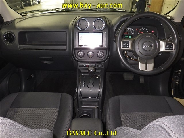CHRYSLER JEEP PATRIOT 2012