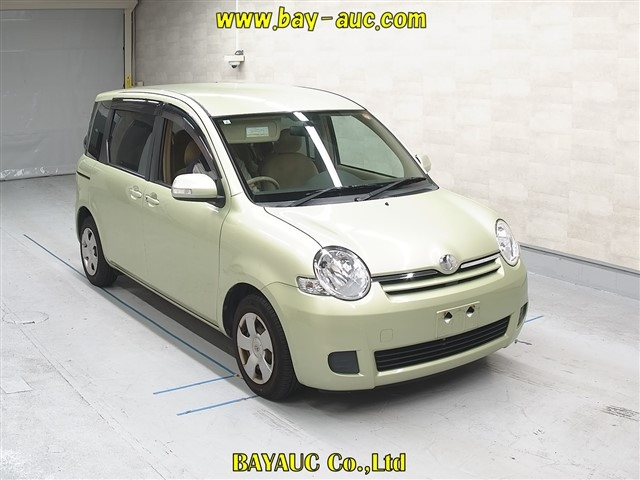 TOYOTA SIENTA 2009