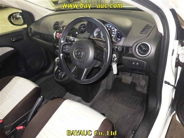MAZDA DEMIO 2013