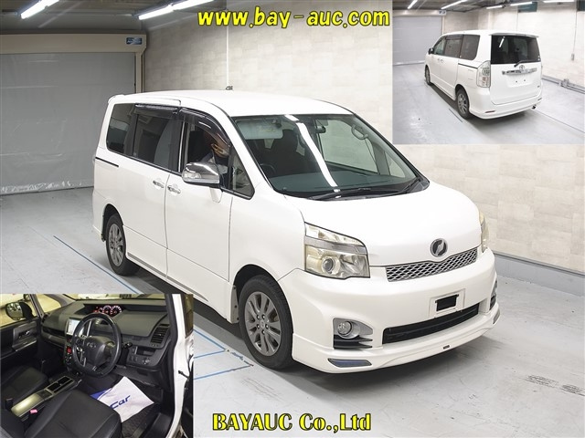 TOYOTA VOXY 2013