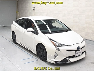 TOYOTA PRIUS 2016