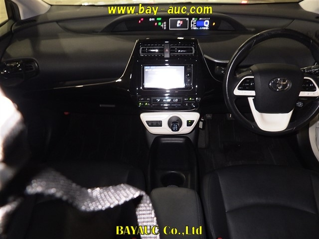 TOYOTA PRIUS 2016