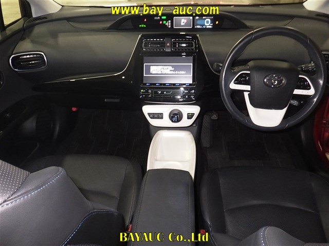 TOYOTA PRIUS 2016