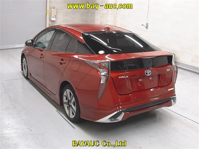 TOYOTA PRIUS 2016