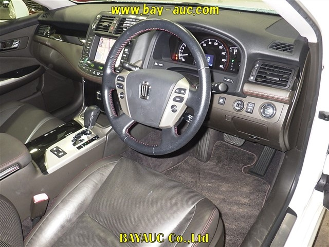 TOYOTA CROWN 2013