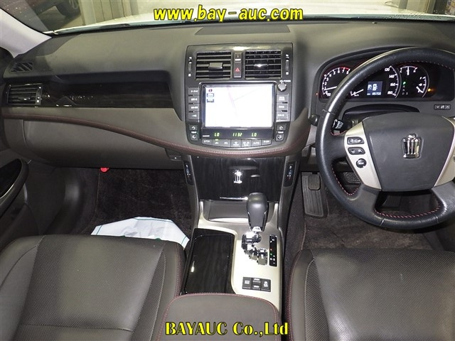 TOYOTA CROWN 2013