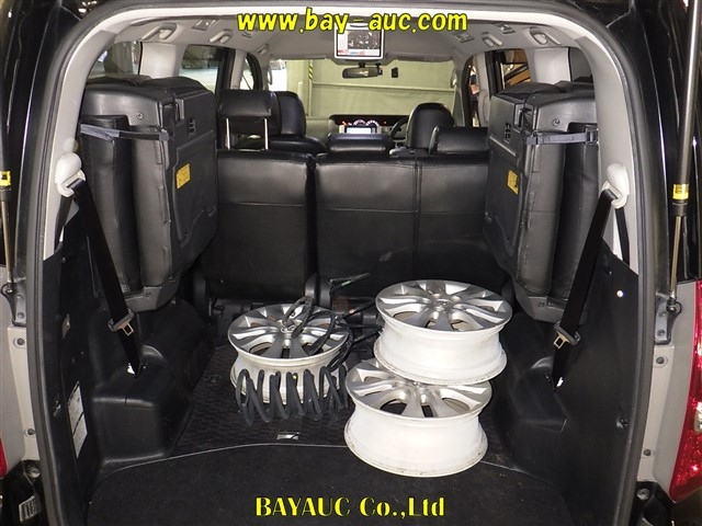 TOYOTA NOAH 2011