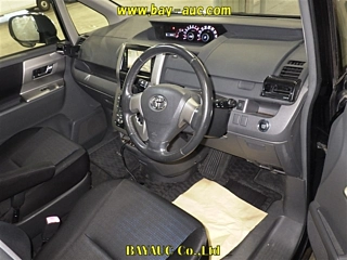 TOYOTA VOXY 2008