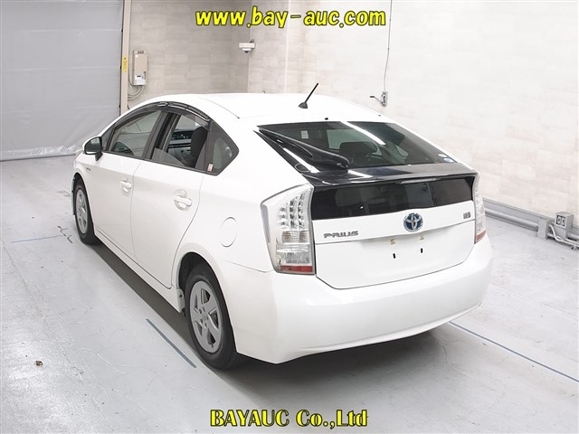 TOYOTA PRIUS 2011