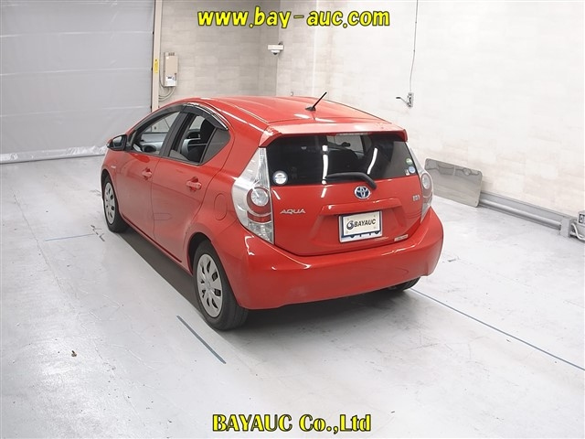 TOYOTA AQUA 2012