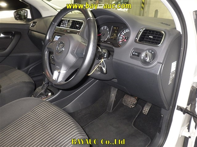 VOLKSWAGEN POLO 2010
