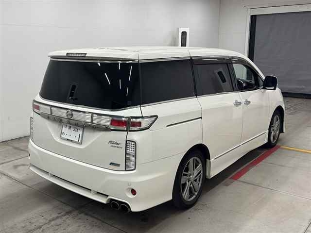 NISSAN ELGRAND 2011