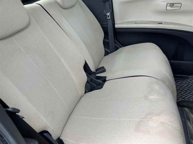 SUBARU LUCRA 2012