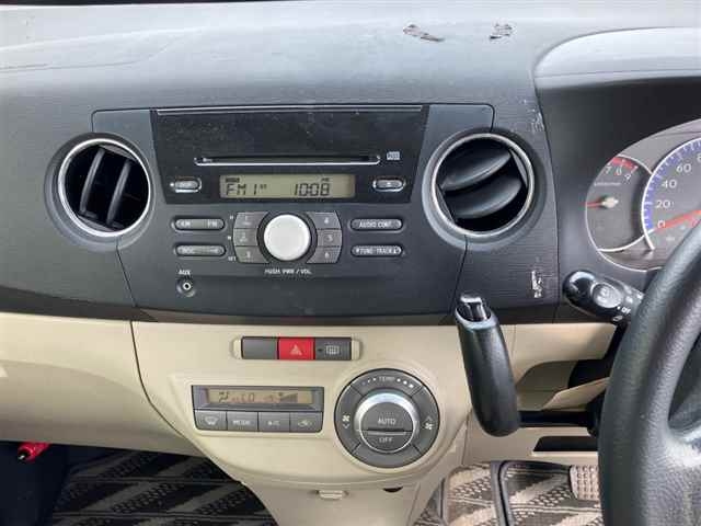 SUBARU LUCRA 2012