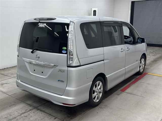 NISSAN SERENA 2013