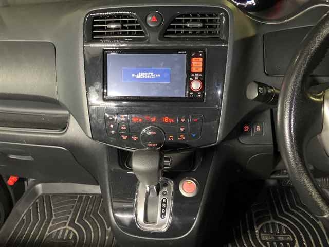 NISSAN SERENA 2013