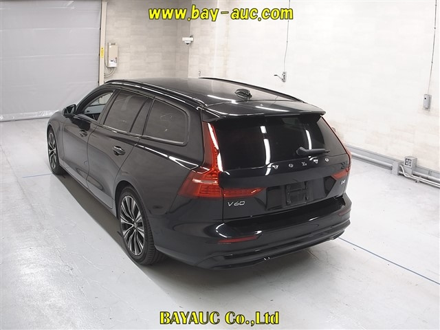 VOLVO V60 2022