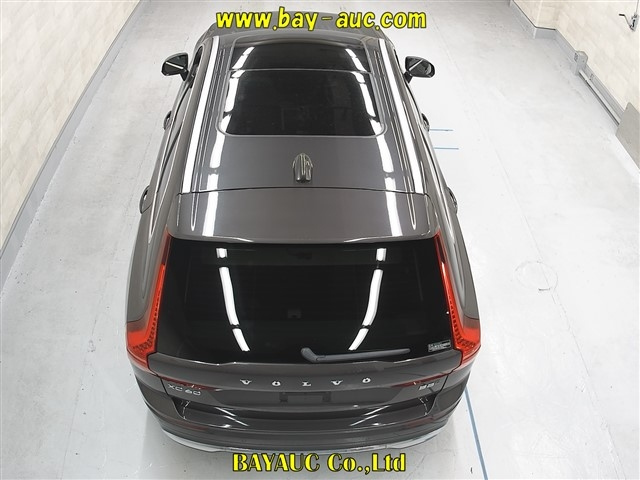 VOLVO XC60 2022