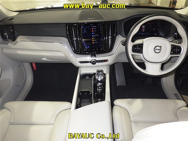 VOLVO XC60 2022