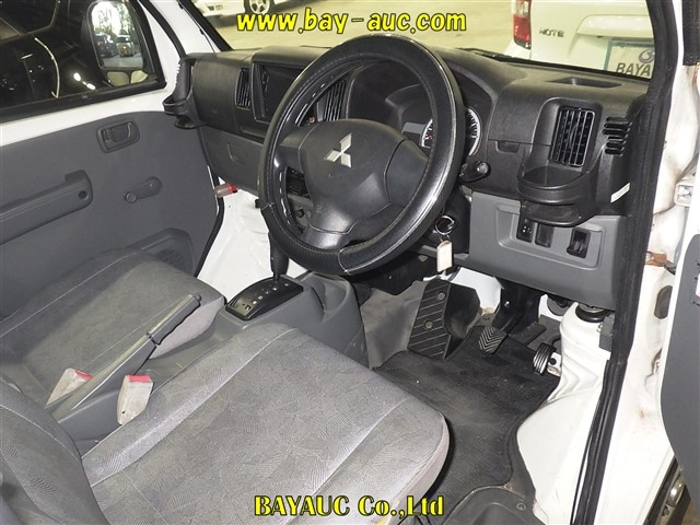 MITSUBISHI MINICAB VAN 2010